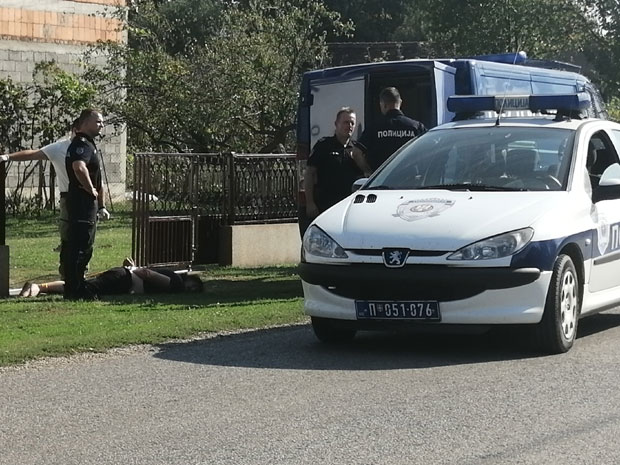 У БОГАТИЋУ И БЕОГРАДУ РУКОМ СИНОВА УБИЈЕНЕ ДВЕ ЖЕНЕ: Марко удавио мајку, Павле мајци пререзао врат!